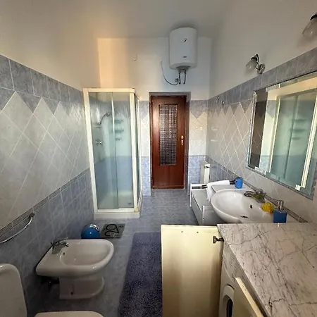 Al 205 Apartment